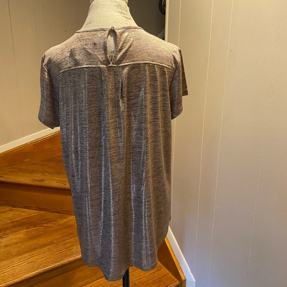 Liz Claiborne Petite sleek high-low top - Picture 3 of 7